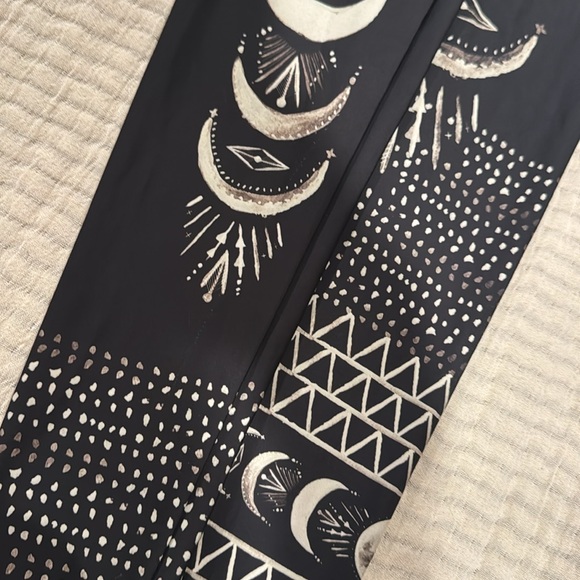 ONZIE Hot Yoga leggings - Picture 2 of 3